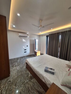 Bedroom in 3 BHK Builder Floor at Palam Vihar – for Rent