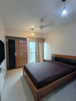 2 BHK + Pooja Room Apartment For Rent in Sheth Avalon