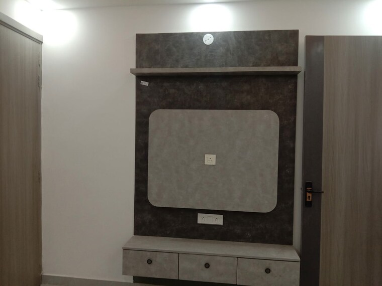 undefined, nawada 3 Bedroom 810 Sq.Ft. Builder Floor In Nawada Delhi 9774554