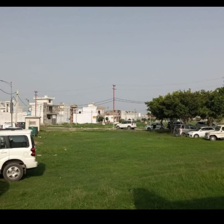  Parking, baghpat road  110 Sq.Yd. Plot In Baghpat Road Meerut 9774578