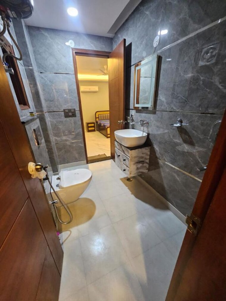 Balcony, malviya nagar 3 Bedroom 180 Sq.Yd. Builder Floor In Malviya Nagar Delhi 9774592