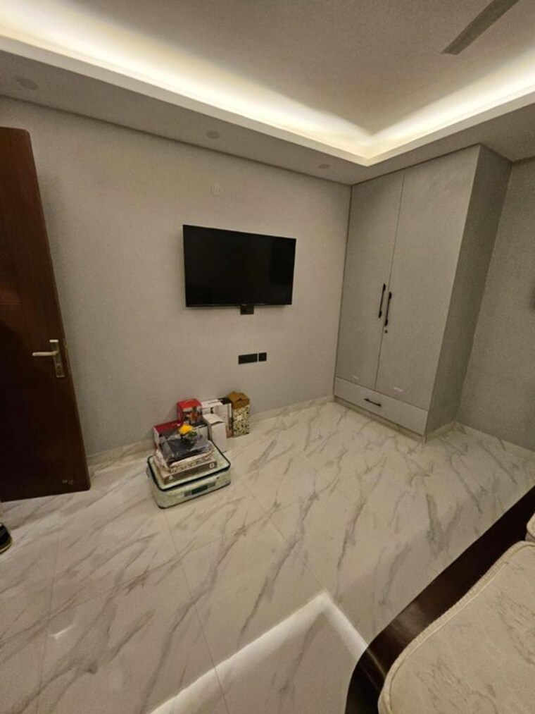 Bedroom, malviya nagar 3 Bedroom 180 Sq.Yd. Builder Floor In Malviya Nagar Delhi 9774592