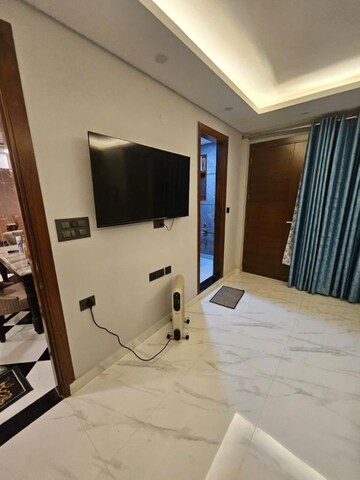 Team Area in 3 BHK Builder Floor at Malviya Nagar – for Rent