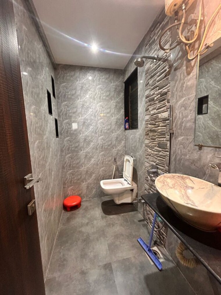 Bathroom, suncity-complex 2 Bedroom 700 Sq.Ft. Apartment In Powai Mumbai 9774593