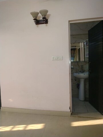Room in 1 BHK Apartment at Molarband Extension – for Rent
