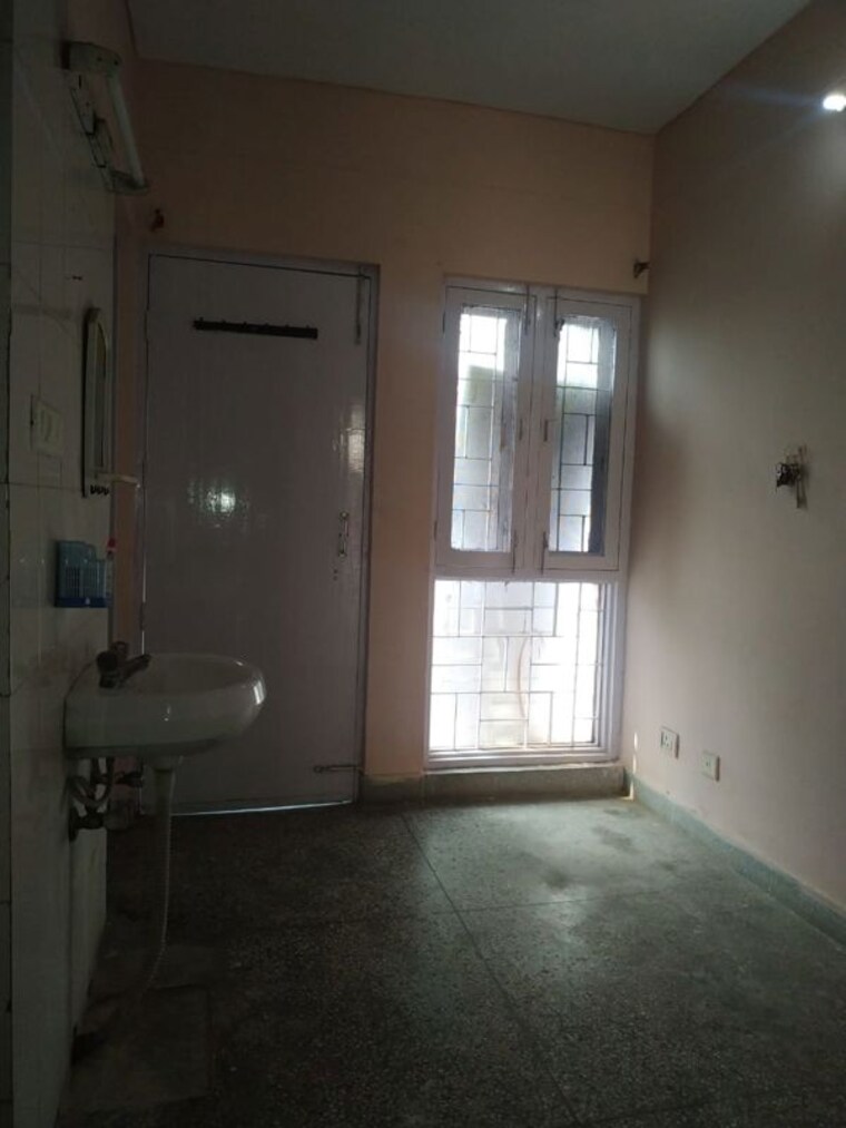 Room, jasola vihar 1 Bedroom 516 Sq.Ft. Apartment In Jasola Vihar Delhi 9774678