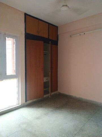 Room in 1 BHK Apartment at Jasola Vihar – for Rent