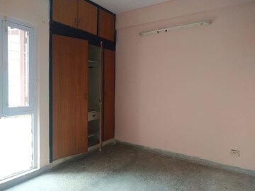 Room in 1 BHK Apartment at Jasola Vihar – for Rent