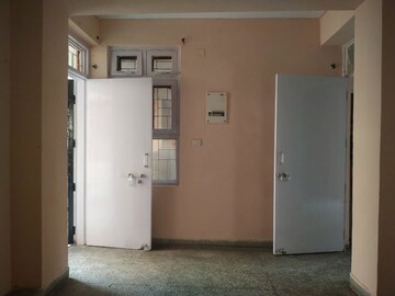 Room in 1 BHK Apartment at Jasola Vihar – for Rent