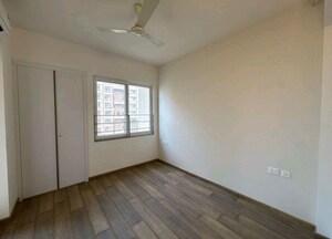 Room in 4 BHK Apartment at ABA Ivy County, Sector 75 – for Rent