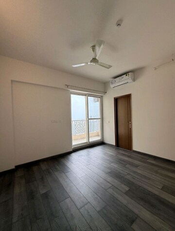 Room in 3 BHK Apartment at ABA Ivy County, Sector 75 – for Rent