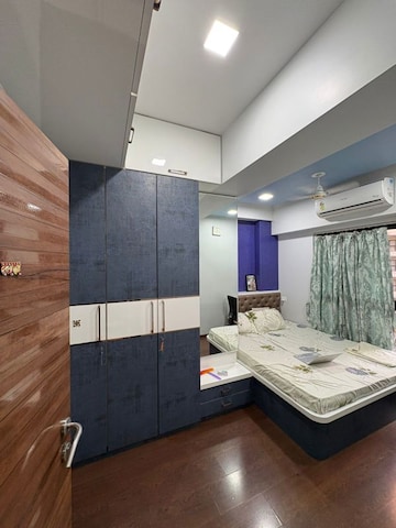 Kitchen in 4 BHK Apartment at Kalpataru Gardens 1, Kandivali East – for Sale