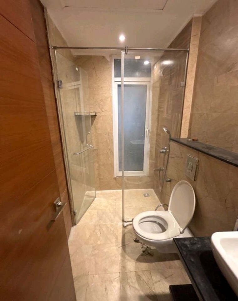 Bathroom, mahagun-mezzaria 4 Bedroom 3525 Sq.Ft. Apartment In Sector 78 Noida 9774709