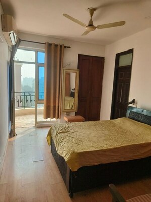 2 BHK Apartment For Rent in Ansal Sushant Estate, Sector 52