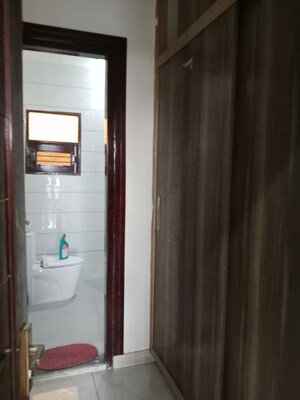 Building Lobby in 4 BHK Builder Floor at Sector 18 – for Rent