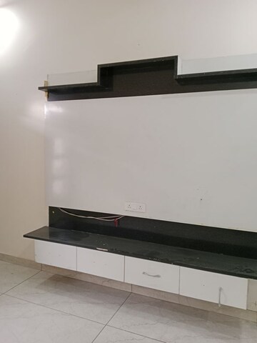 Furnished Amenities in 4 BHK Builder Floor at Sector 18 – for Rent