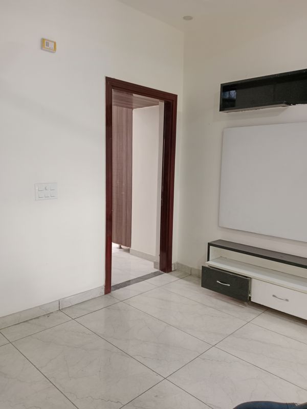 4 BHK + Pooja Room Builder Floor For Rent in Sector 18