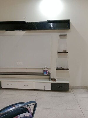 Furnished Amenities in 4 BHK Builder Floor at Sector 18 – for Rent