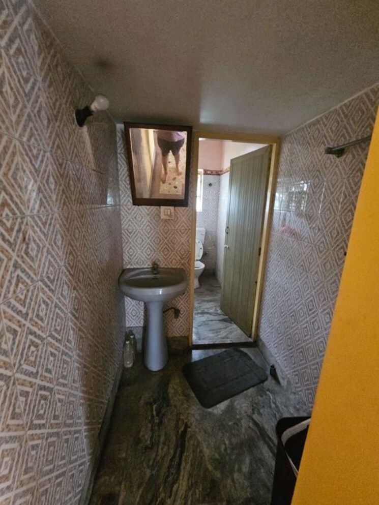 Bathroom, garia 3 Bedroom 1090 Sq.Ft. Apartment In Garia Kolkata 9774737