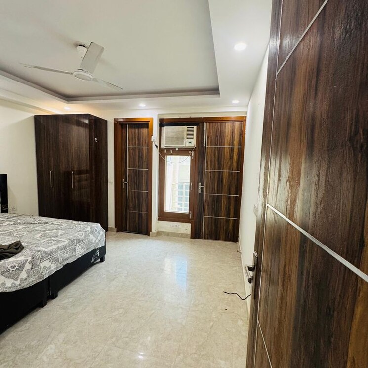 Room, sector 52 2 Bedroom 900 Sq.Ft. Builder Floor In Sector 52 Gurgaon 9774757
