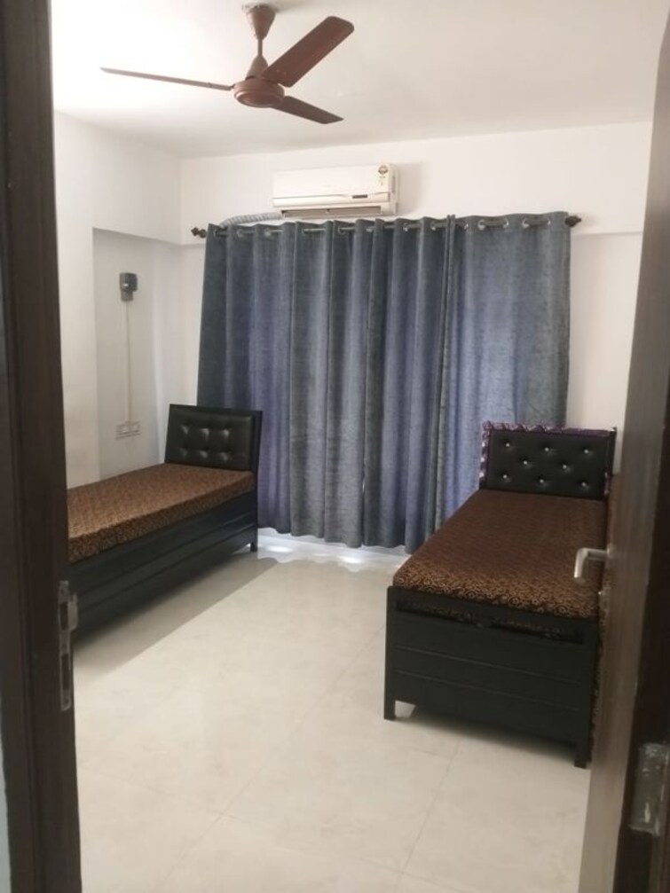 Bedroom, veera desai industrial estate Pg For Girls In Veera Desai Industrial Estate 9774760