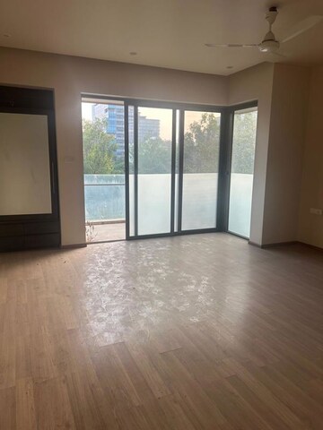 Room in 4 BHK Apartment at Skyi 5 Maidan, Baner – for Rent