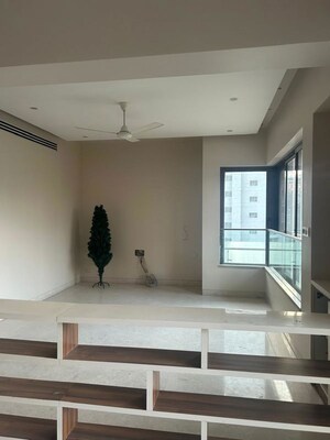Furnished Amenities in 4 BHK Apartment at Skyi 5 Maidan, Baner – for Rent