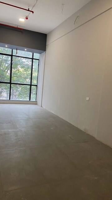 Room in  Office Space at Mahavir Majesty, Kandivali West – for Rent