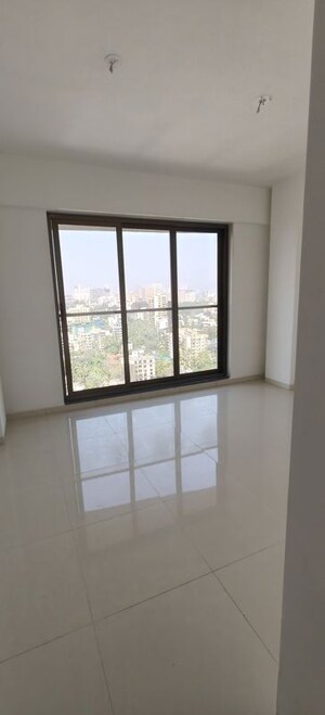 Room in 3 BHK Apartment at Naman Habitat, Andheri West – for Sale