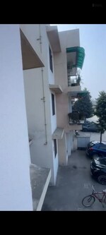 2 BHK 1215 Sq.Ft. Builder Floor in Wave Prime Floors