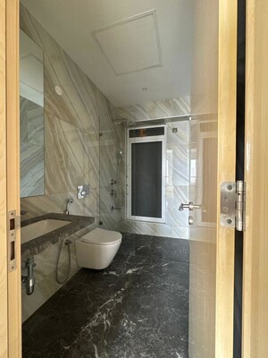 Bathroom in 3.5 BHK Apartment at Marathon Monte South, Byculla West – for Rent