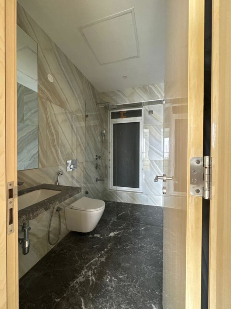 Bathroom, marathon-montesouth-6 3.5 Bedroom 1425 Sq.Ft. Apartment In Byculla West Mumbai 9683605