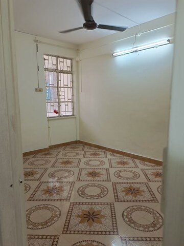 Room in 2 BHK Apartment at Andheri West – for Rent