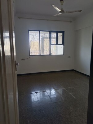 Room in 2 BHK Apartment at Goregaon West – for Rent