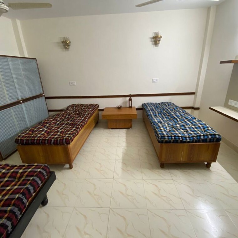Bedroom, gautam nagar 1 Bedroom 70 Sq.Yd. Builder Floor In Gautam Nagar Delhi 9774942
