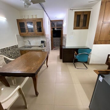 Team Area in 1 BHK Builder Floor at Gautam Nagar – for Rent