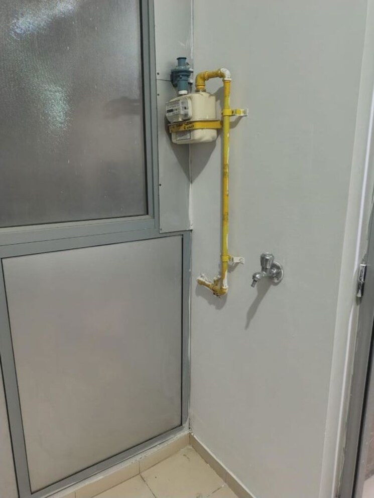 Bathroom, sector 16 greater noida 3 Bedroom 1350 Sq.Ft. Apartment In Sector 16 Greater Noida Greater Noida 9774978