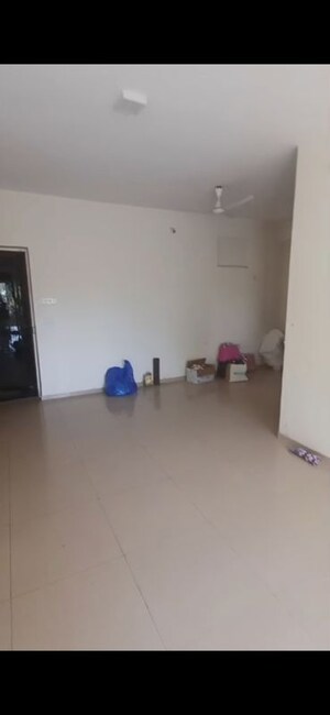 Room in 2 BHK Apartment at Evershine Grandeur, Malad West – for Rent