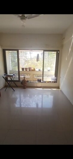 2 BHK Apartment For Rent in Evershine Grandeur