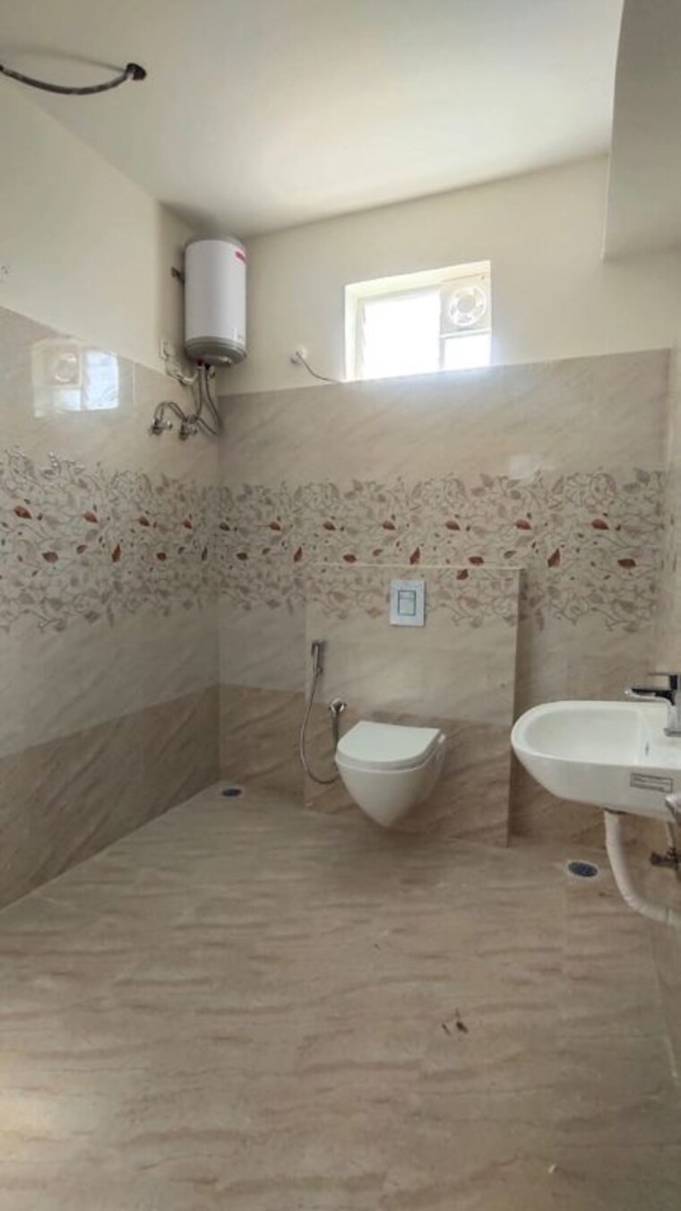 Bathroom, begumpet 3 Bedroom 1800 Sq.Ft. Apartment In Begumpet Hyderabad 9775051
