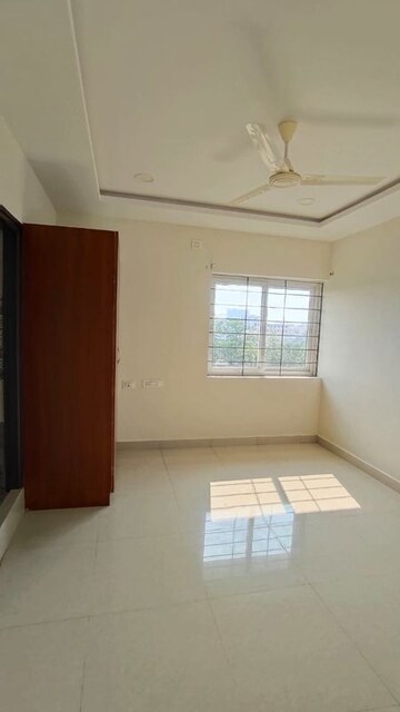 Room in 3 BHK Apartment at Begumpet – for Rent