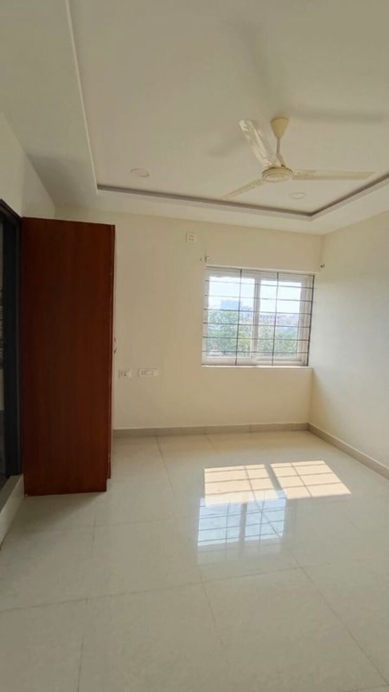 Room, begumpet 3 Bedroom 1800 Sq.Ft. Apartment In Begumpet Hyderabad 9775051