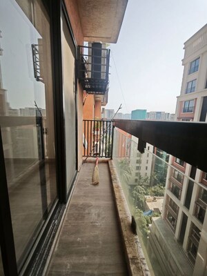 Balcony in 4 BHK Apartment at Shankar Vilas CHS, Chembur – for Sale