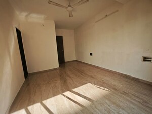 Room in 4 BHK Apartment at Shankar Vilas CHS, Chembur – for Sale