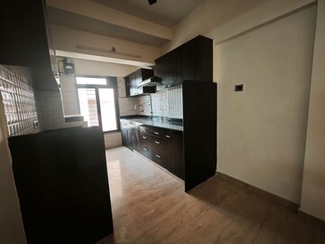 Kitchen in 4 BHK Apartment at Shankar Vilas CHS, Chembur – for Sale