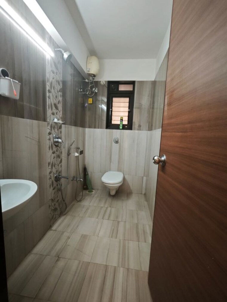 Bathroom, shankar-vilas-chs 4 Bedroom 1650 Sq.Ft. Apartment In Chembur Mumbai 9775091