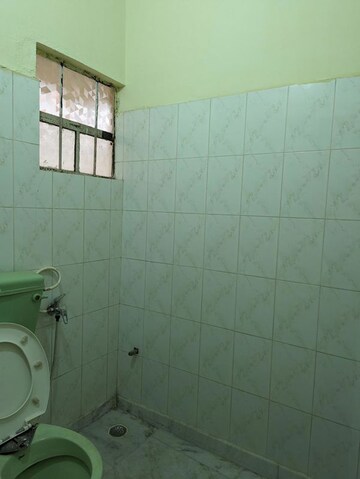 Bathroom in 4 BHK Apartment at Morabadi – for Rent