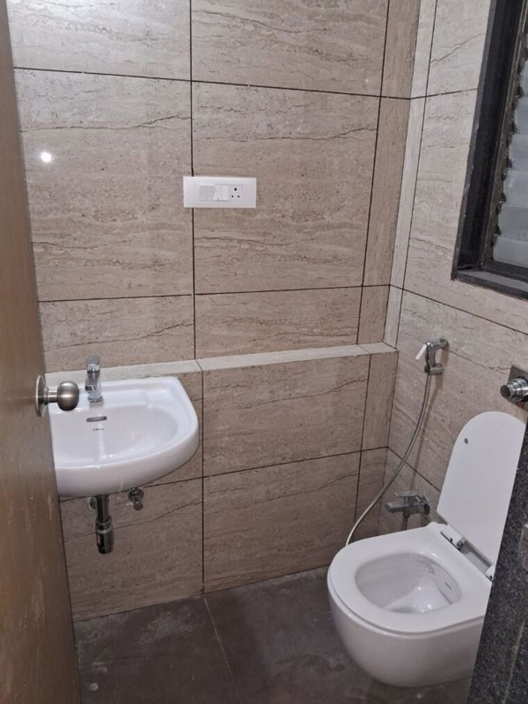 Bathroom, chandak-34-park-estate 2 Bedroom 600 Sq.Ft. Apartment In Goregaon West Mumbai 9775252