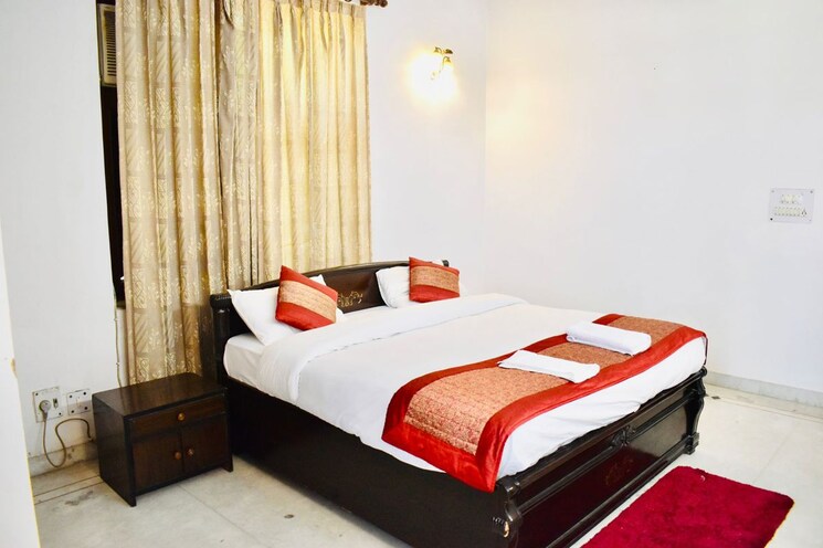 Bedroom, rwa-apartments-sector-52 2 Bedroom 1200 Sq.Ft. Builder Floor In Sector 52 Noida 9775312