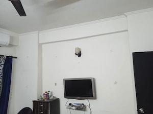 Furnished Amenities in 2 BHK Builder Floor at RWA Apartments Sector 52, Sector 52 – for Rent